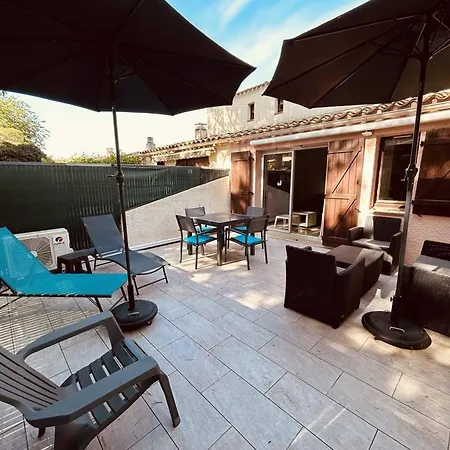 Charmante Climatisee Avec Piscine Et Parking Au Calme - Fr-1-607-158 *