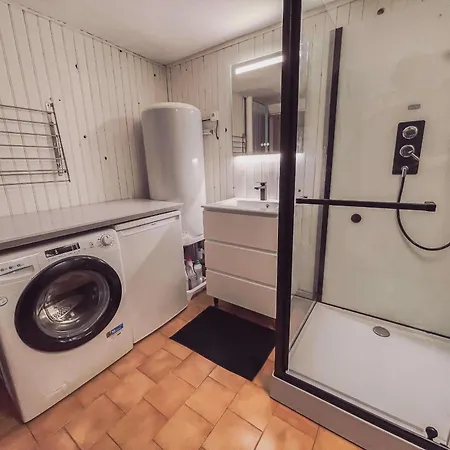 Charmante Climatisee Avec Piscine Et Parking Au Calme - Fr-1-607-158 *