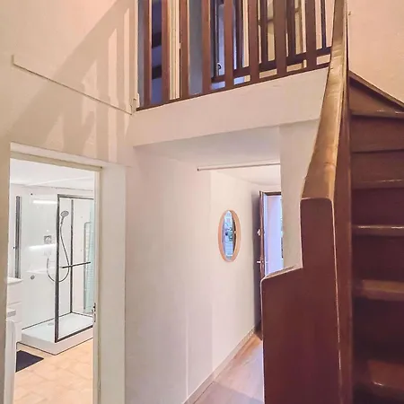 Charmante Climatisee Avec Piscine Et Parking Au Calme - Fr-1-607-158