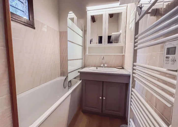 Appartement Charmante Climatisée Avec Piscine, Parking Privé Et Proche Plage, Idéale Pour Au Calme - Fr-1-607-158