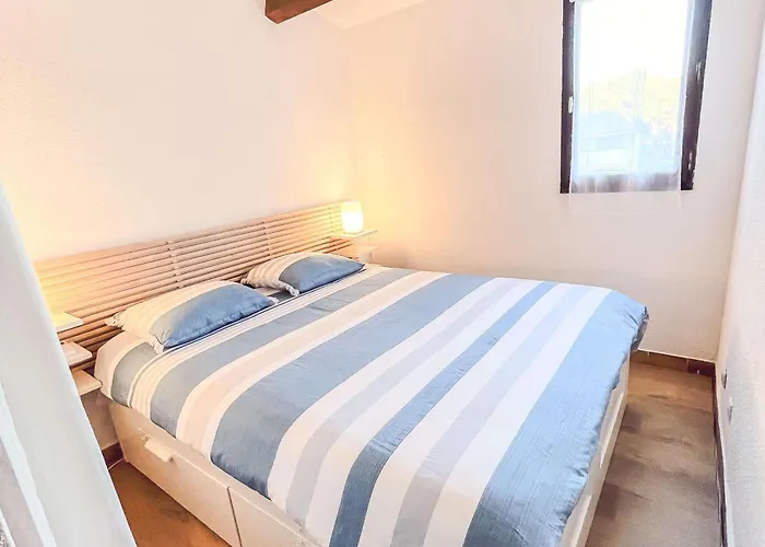 Appartement Charmante Climatisée Avec Piscine, Parking Privé Et Proche Plage, Idéale Pour Au Calme - Fr-1-607-158 *