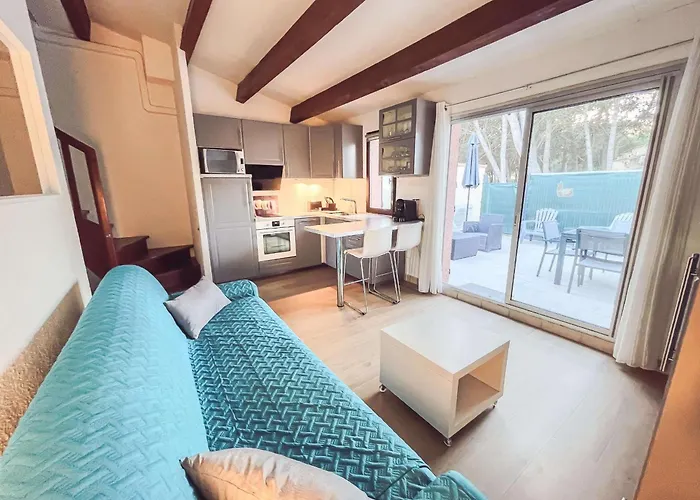 Charmante Climatisée Avec Piscine, Parking Privé Et Proche Plage, Idéale Pour Au Calme - Fr-1-607-158 *