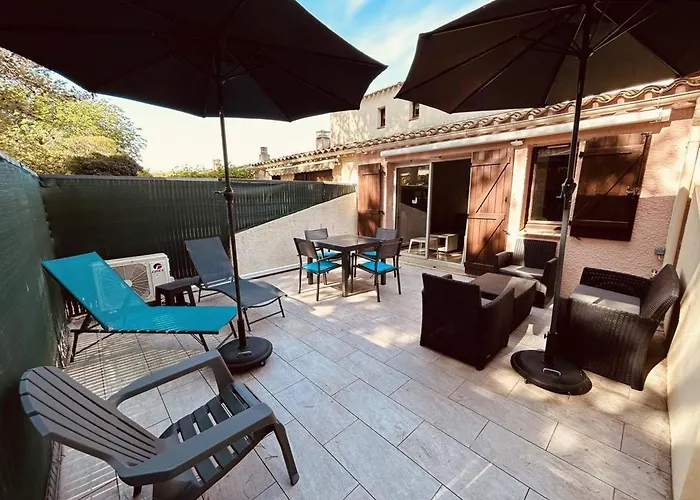 Charmante Climatisée Avec Piscine, Parking Privé Et Proche Plage, Idéale Pour Au Calme - Fr-1-607-158 *