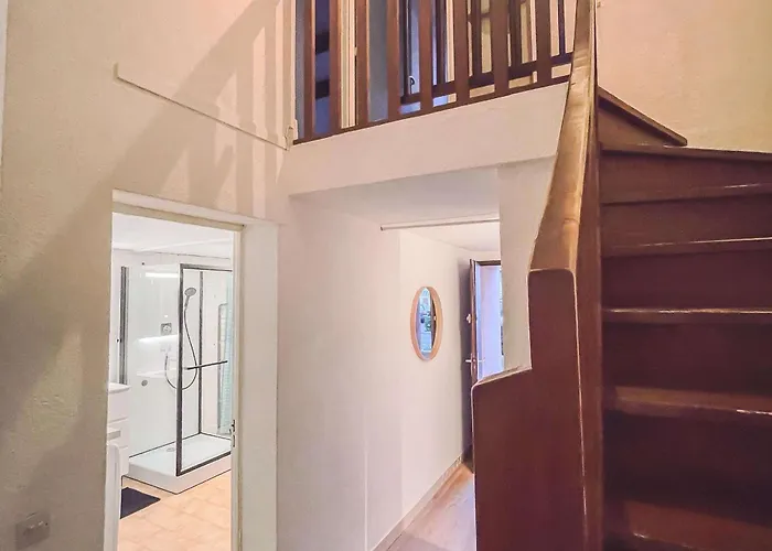 Charmante Climatisée Avec Piscine, Parking Privé Et Proche Plage, Idéale Pour Au Calme - Fr-1-607-158